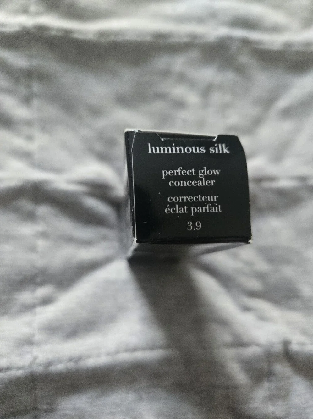 Giorgio Armani Luminous Silk Perfect Glow Concealer shade 3.9 light cool peach